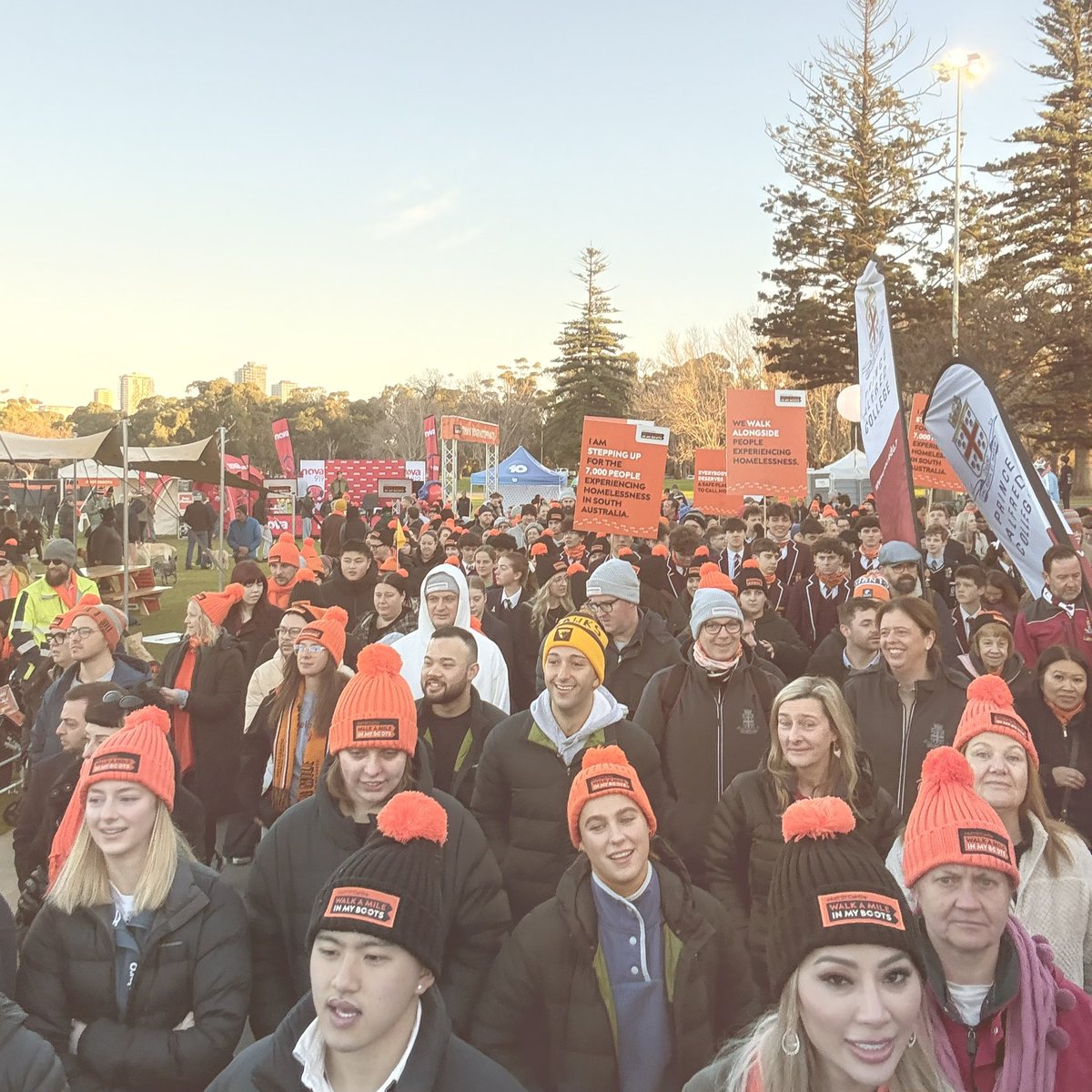 SimJacko's tweet image. Stepping up to end homelessness! 

Walk A Mile — donate $ today.

@HuttStCentre @abcadelaide @nova919 @Channel10AU