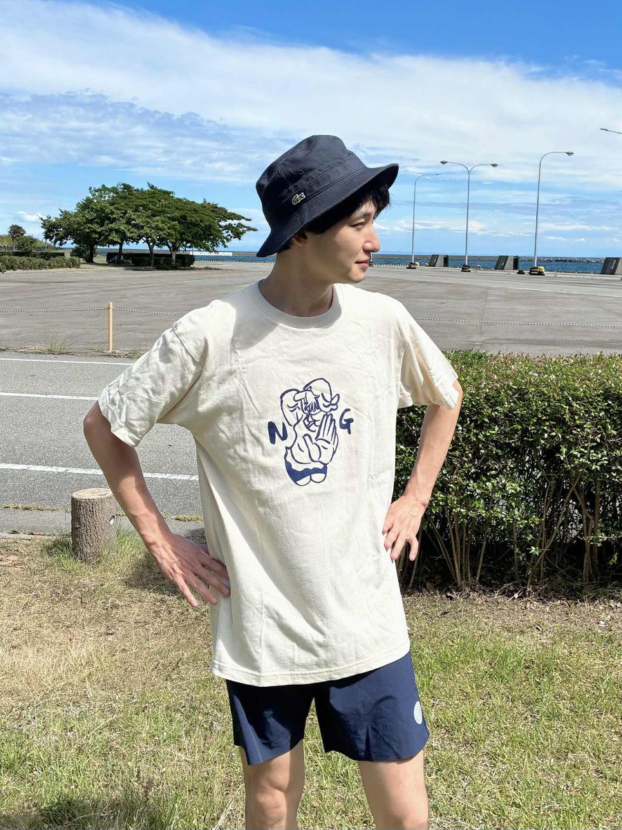 ごめんなさい！やっぱりXLサイズはしばらくでないので　Lサイズでゆるして〜　
ラスト1枚もちょっとインクがついちゃったのよ

fujinclub.stores.jp

婦人A