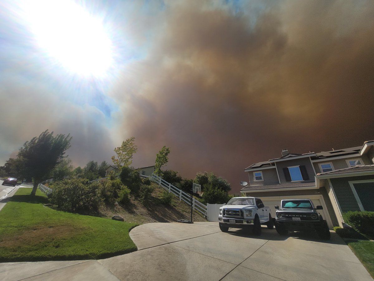 Pictured I took on the #CanyonFire. Was helping a firend evacuate up in Hasley Canyon.