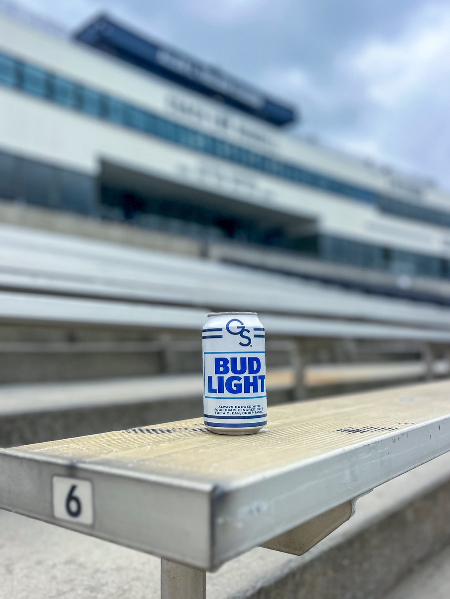 GSAthletics's tweet image. Our weekends begin on Thursday 🎉

2025 Georgia Southern limited edition @budlight is available now!

#HailSouthern