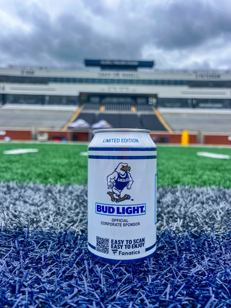 GSAthletics's tweet image. Our weekends begin on Thursday 🎉

2025 Georgia Southern limited edition @budlight is available now!

#HailSouthern