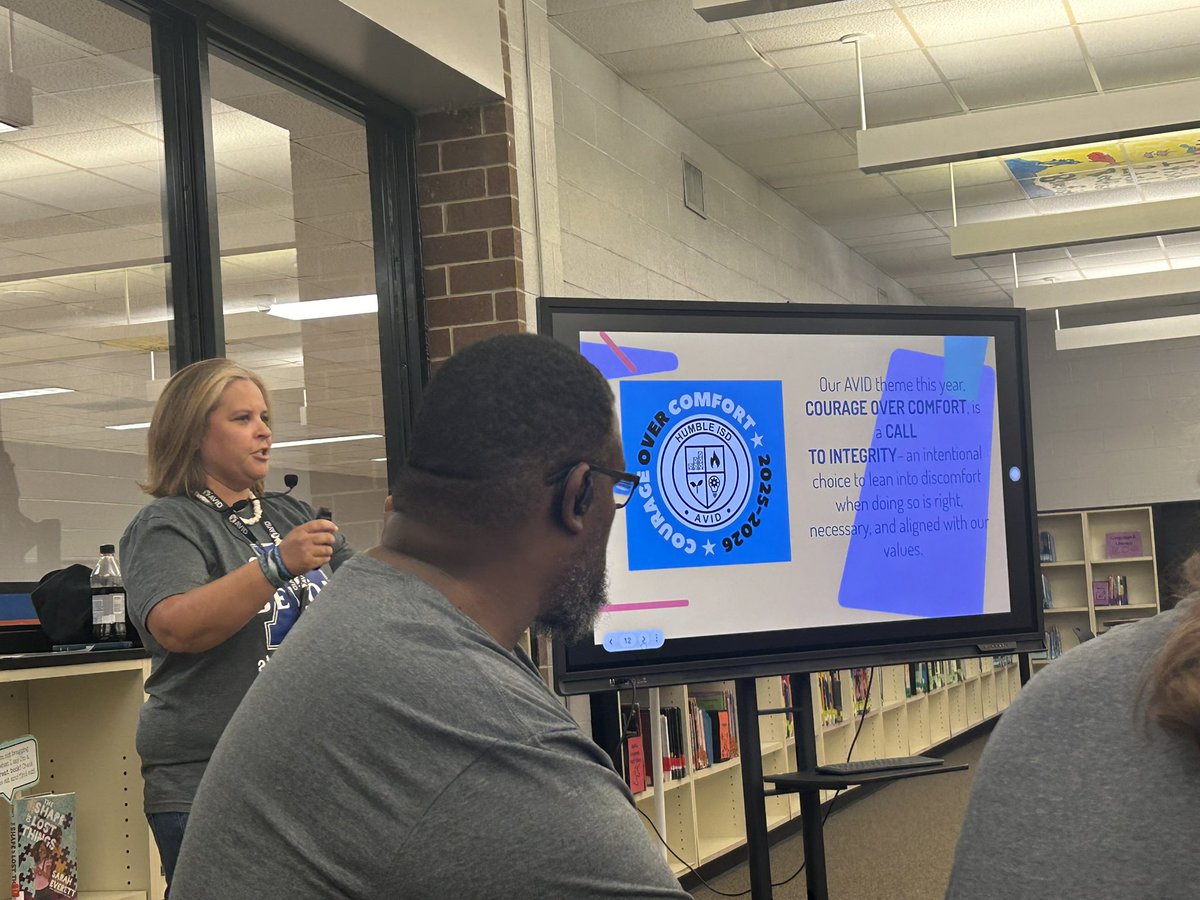 HumbleISD_AVID's tweet image. Ms. Medina brought the power of #WICOR to AMS, modeling strategies to spark rich student discussion. She left the team with a powerful reminder: Be courageous. 💬✨ #AVID #StudentSuccess