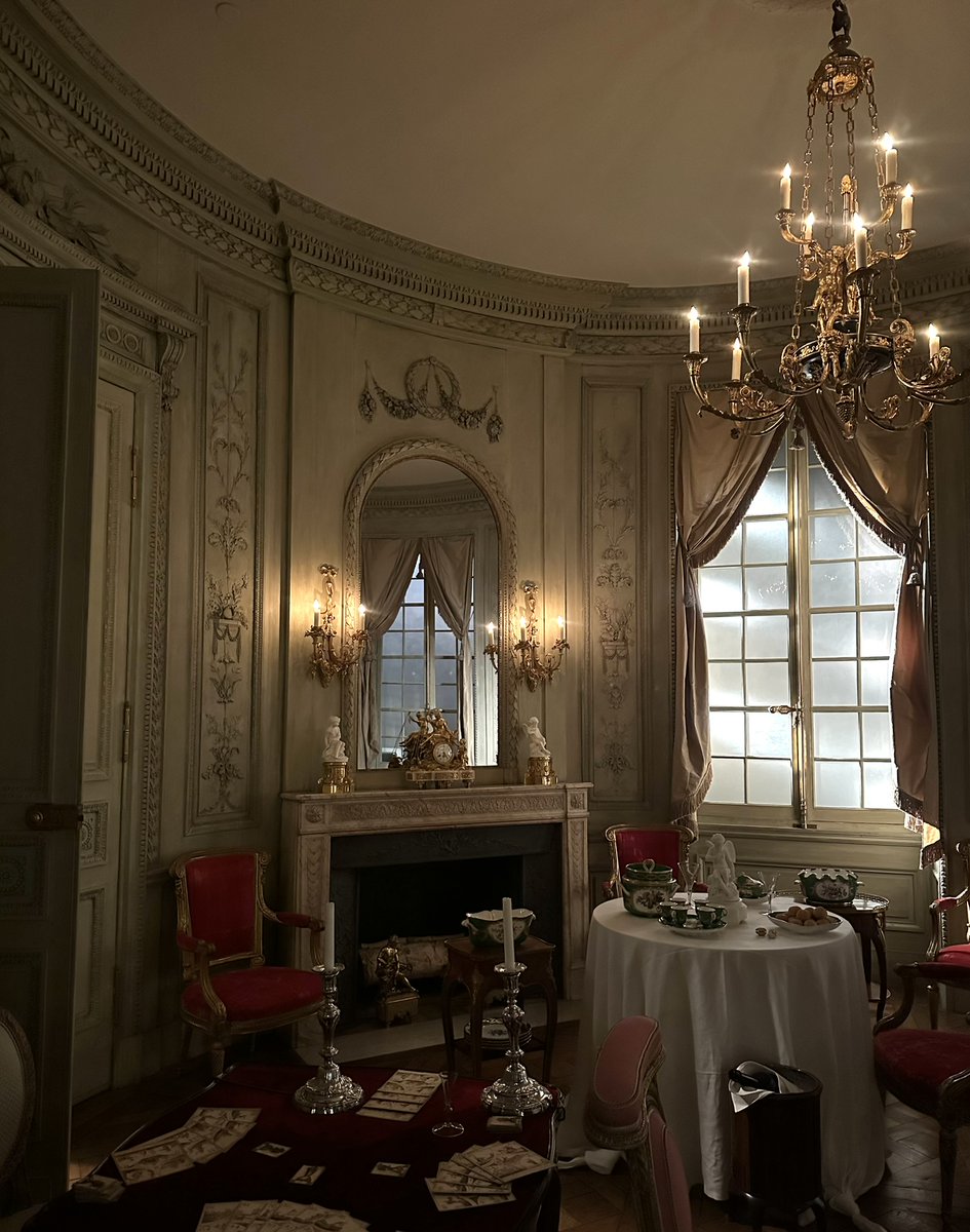 Imagine eating Vandy Crisps here