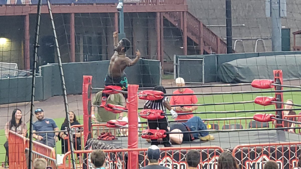 JJ (@jjstoner) on Twitter photo 