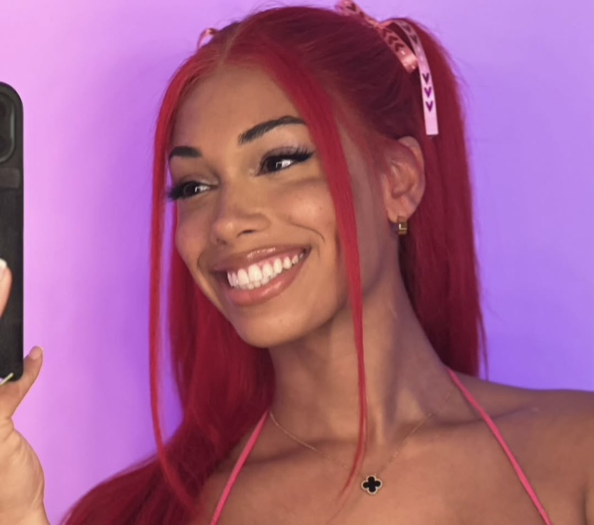 Let’s play rough like,follow and send a dm for exclusive trans content let’s play rough 🥰😈