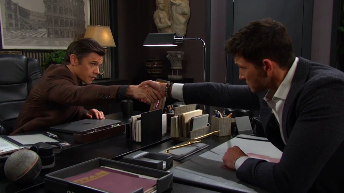 brianne1017's tweet photo. Alex isn't a detective, but he promises Xander he will do his best. They stretch across the double desks to shake hands. π€ #Days @PaulTelfer @MrRobertScott #AlexCeption https://t.co/57p8R3Yo38