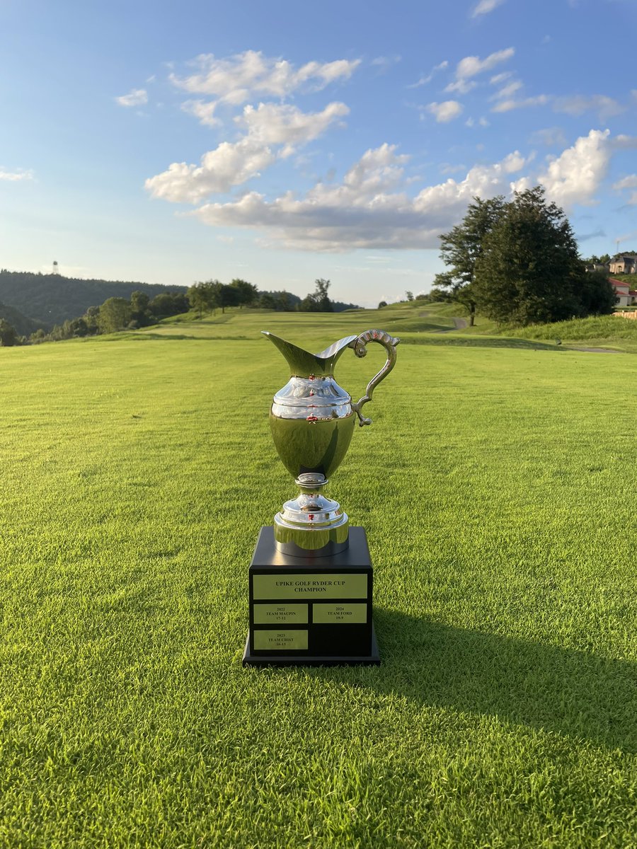 The guys move in next week? That just means it’s almost time for the Annual Team Ryder Cup Match 🏌️‍♂️Will it be Team McGlone or Team Crist this season?