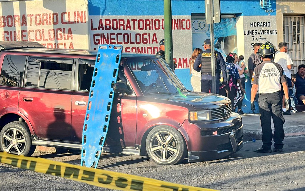AHORA:

Ataque armado deja a conductor fallecido en 15 avenida y 11 calle zona 6.