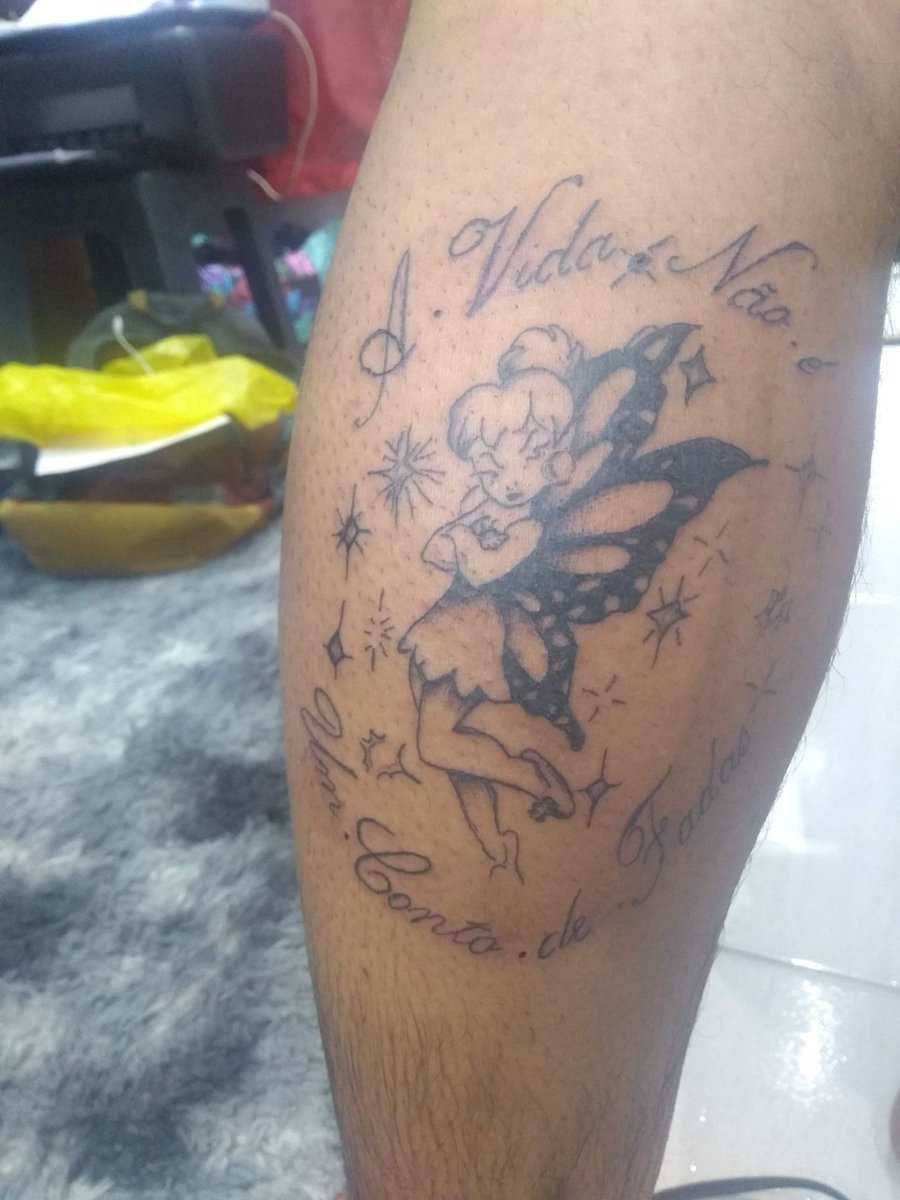 A primeira tatuagem pro ídolo a gente nunca esquece 

SACODE VITAO