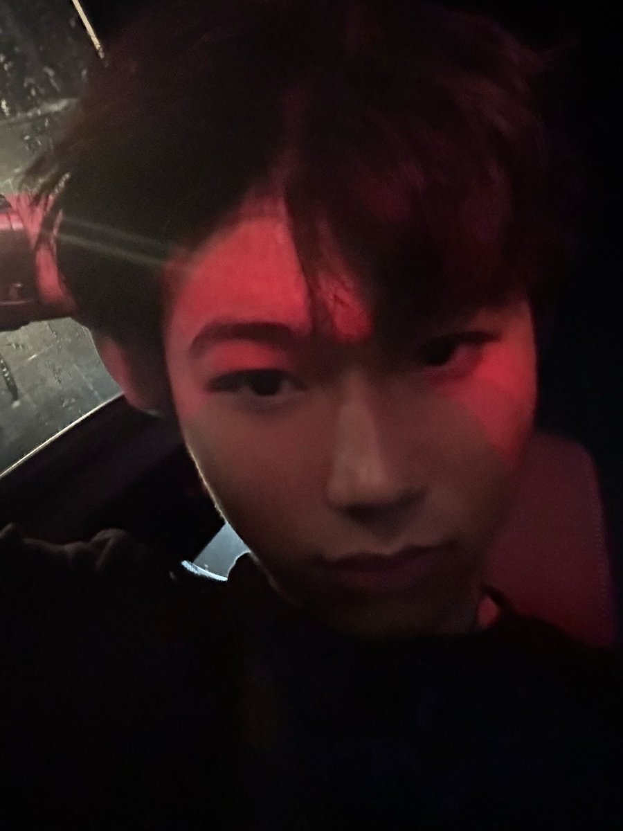 xmloveni's tweet photo. 头疼脑热 最近生活太紧绷了 https://t.co/IQE5UWFvtW