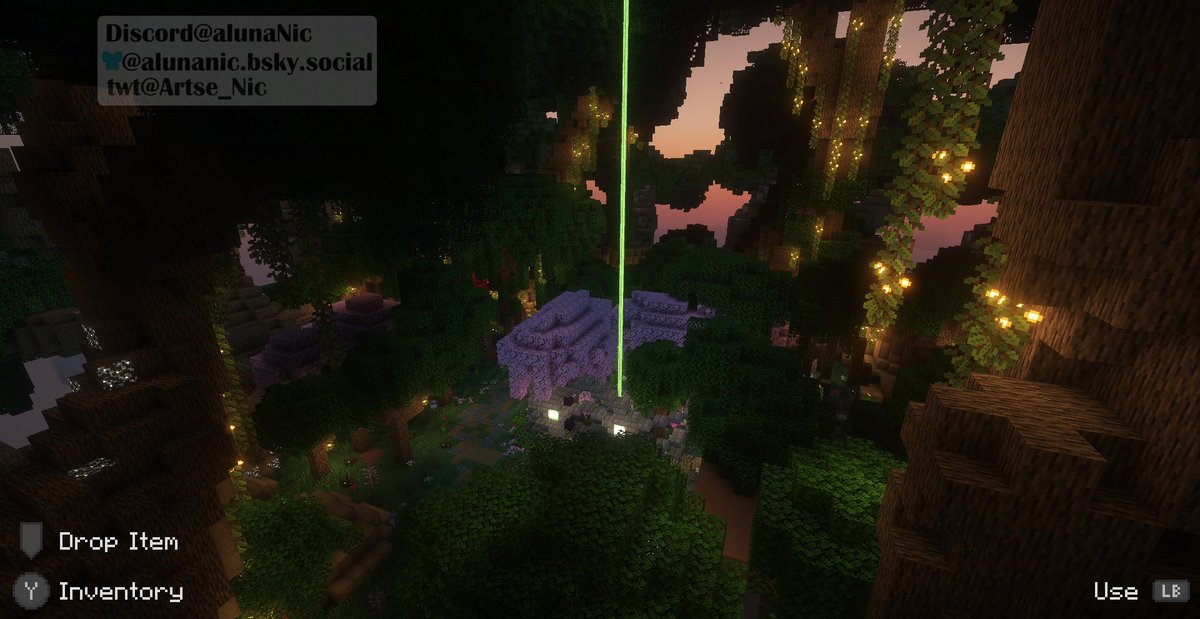 Artse_Nic's tweet image. Hiiii new Big Tree Build stuff
Screens taken with and without shaders.
I like architecture and making little structures 

#Minecraft #Minecraftbuilds #minecraftbuilder