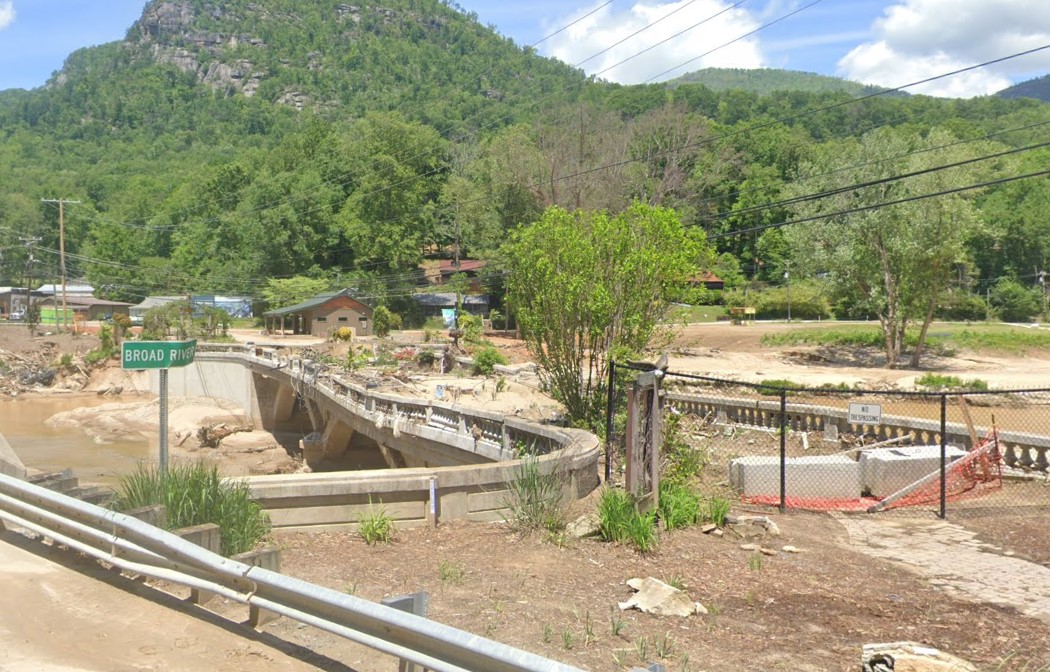Queen_City_News's tweet image. END OF AN ICON 💐 | The Lake Lure Flowering Bridge will be demolished after being wiped out by Hurricane #Helene. #WNC #LakeLure

➡️tinyurl.com/2karchfs | 📸Calvin Sneed/Google Maps