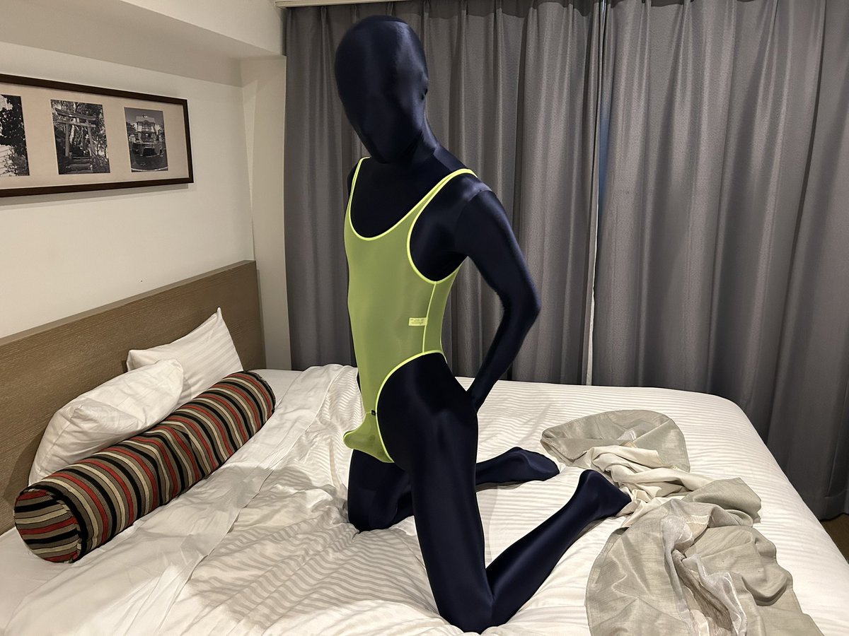 sunset7752's tweet image. 30代既婚のM君にペニスケース付きゼンタイの上にボディースーツを着せてみた。