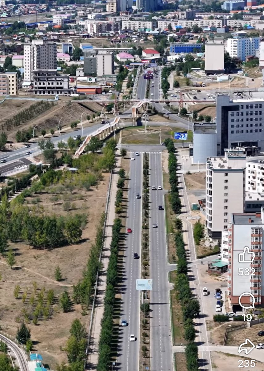 Дарханы энэ зам, явган хүний зам мод бут дугуйн зам гээд бүгд яг зөв төлөвлөлттэй юм билээ ☝️👍