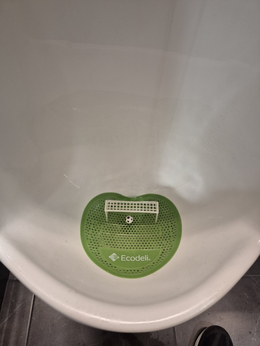 Tuve que hacer una escala en CDMX y ¡OHHH! Sorpresa divina ⚽️

Me senti zague "impresionanti" 🫣