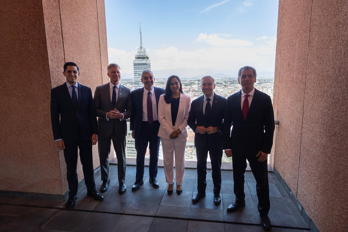 Relaciones Exteriores (@sre_mx) on Twitter photo Durante la reciente estancia en México de la ministra de Asuntos Exteriores de Canadá, Anita Anand (<a href="/AnitaAnandMP/">Anita Anand</a>), y del ministro de Finanzas, François-Philippe Champagne (<a href="/FP_Champagne/">François-Philippe Champagne (FPC) 🇨🇦</a>), se lograron avances concretos, que fortalecen el diálogo y la cooperación bilateral entre Durante la reciente estancia en México de la ministra de Asuntos Exteriores de Canadá, Anita Anand (<a href="/AnitaAnandMP/">Anita Anand</a>), y del ministro de Finanzas, François-Philippe Champagne (<a href="/FP_Champagne/">François-Philippe Champagne (FPC) 🇨🇦</a>), se lograron avances concretos, que fortalecen el diálogo y la cooperación bilateral entre