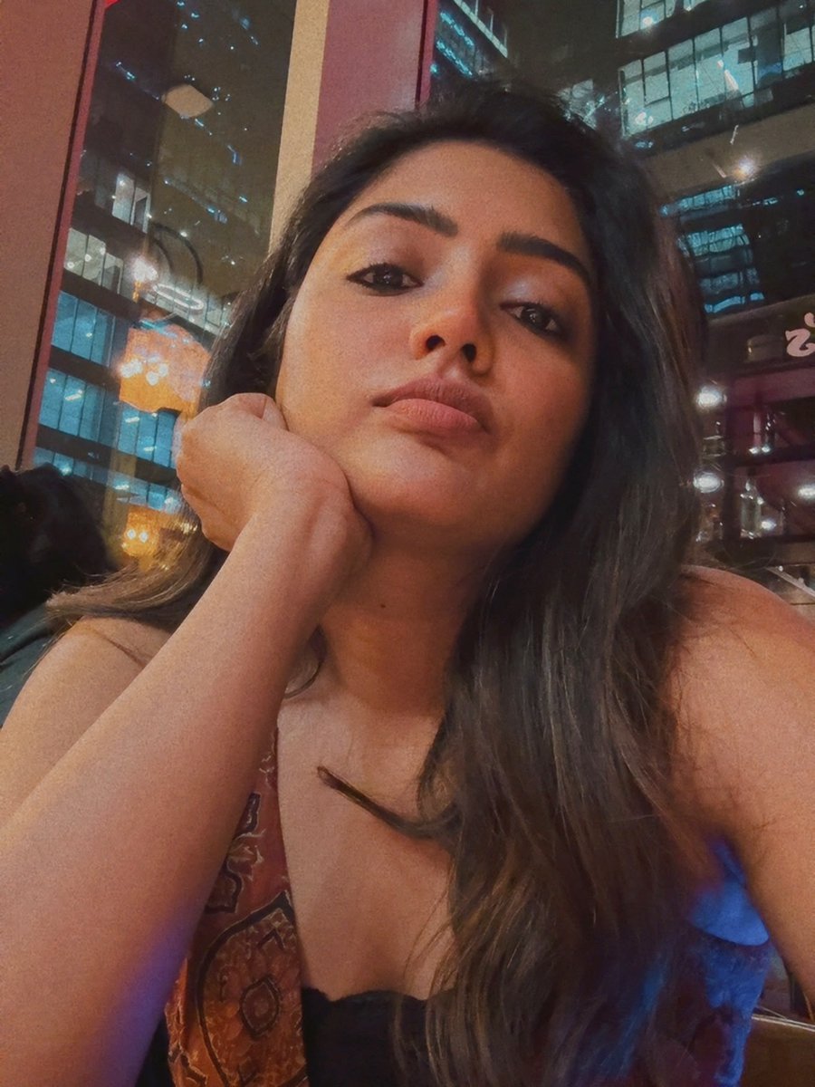 KollywoodCinima's tweet image. #EeshaRebba Stunning Look 😍

📷 #Eesha 😍

#KollywoodCinima #KcGallery #KcPic