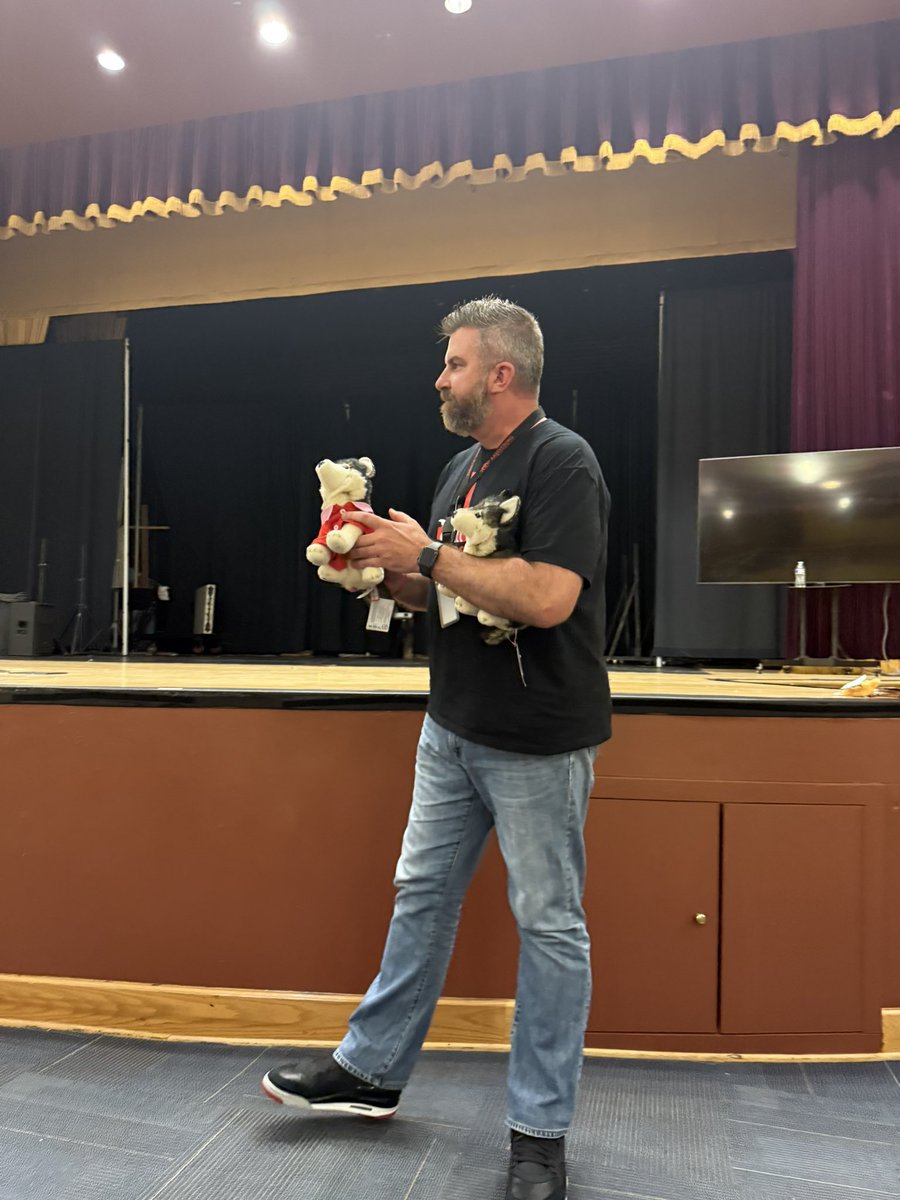 Lobo and Alpha 
<a href="/fpcsarmstrong/">FPCSARMSTRONG</a> <a href="/FriendshipPCS/">Friendship PCS</a>
#FriendshipsJourneyTo30
#FPCSARM
#OneFriendship