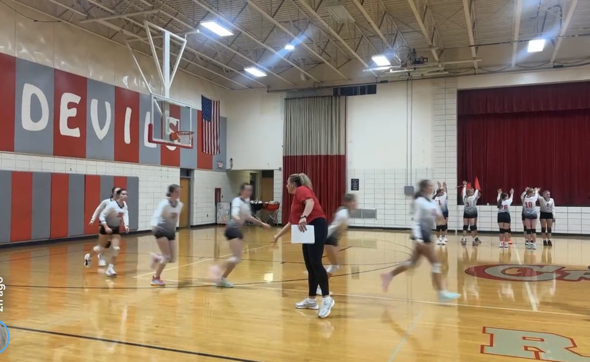 MathWithMsBretz's tweet image. In case you didn’t know, I’m now the new 8th grade volleyball coach going into my 4th season coaching! 

Very excited to be down with the MS program! 🏐 8th had an awesome scrimmage vs Chardon winning 2/3 sets. Should be a very successful season for the Lady Red Devils 👹❤️🙏🏼
