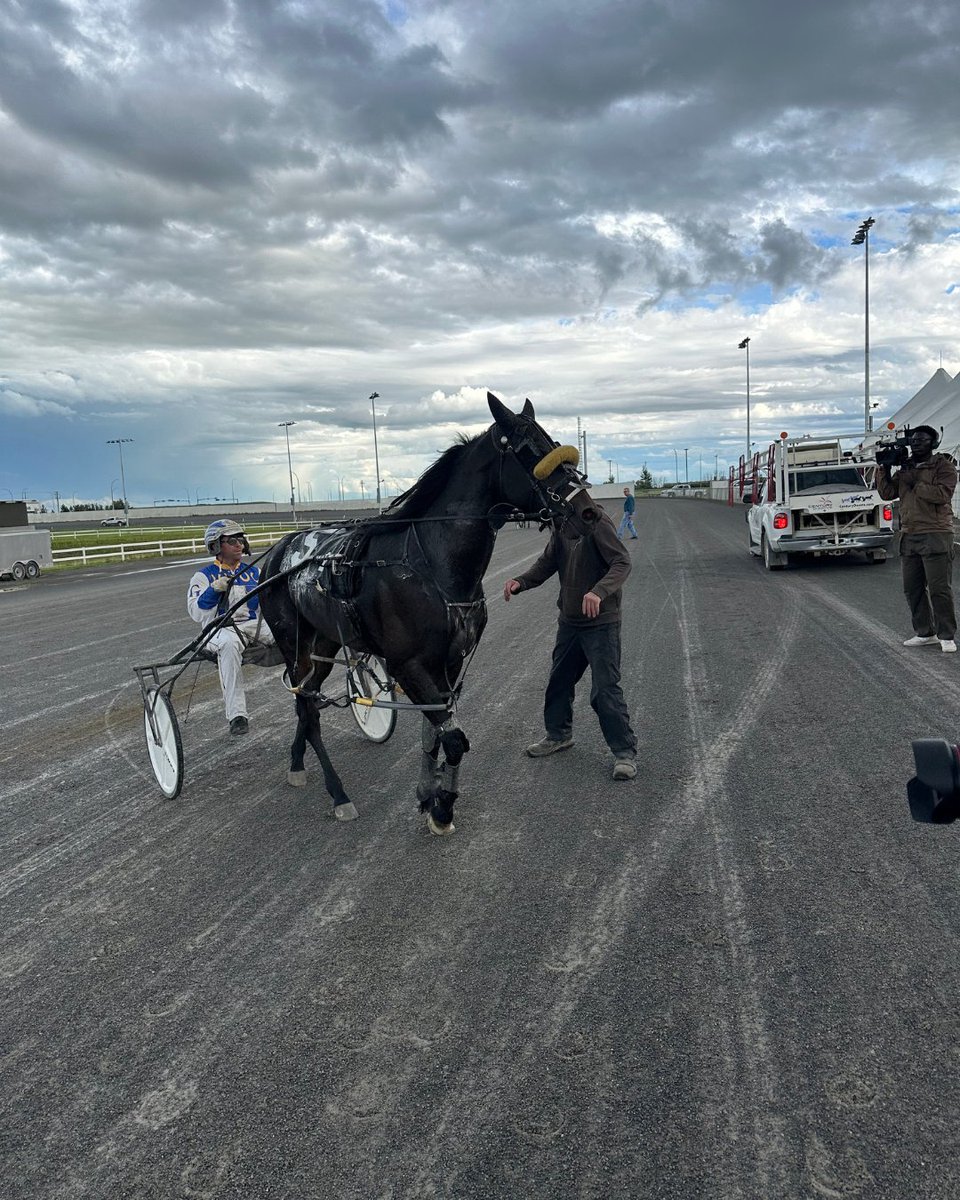 Majestic Prince storms down the backstretch to take Race 1 for Logan Gills! Nine races still to come, and remember, no Saturday racing this week!