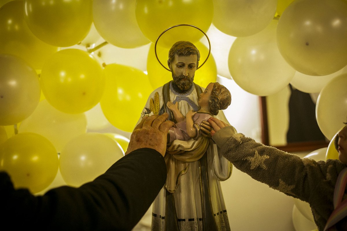 Viedma. 07-08-25. Celebración de San Cayetano en el barrio Zatti, con procesión y bautismos por paz, pan, tierra, techo y trabajo.
📷 Pablo Leguizamon
rionegroenfotos.com.ar
Las imágenes que cuentan
#Viedma #RioNegro #sancayetano #pazpantechoytrabajo #patagonia