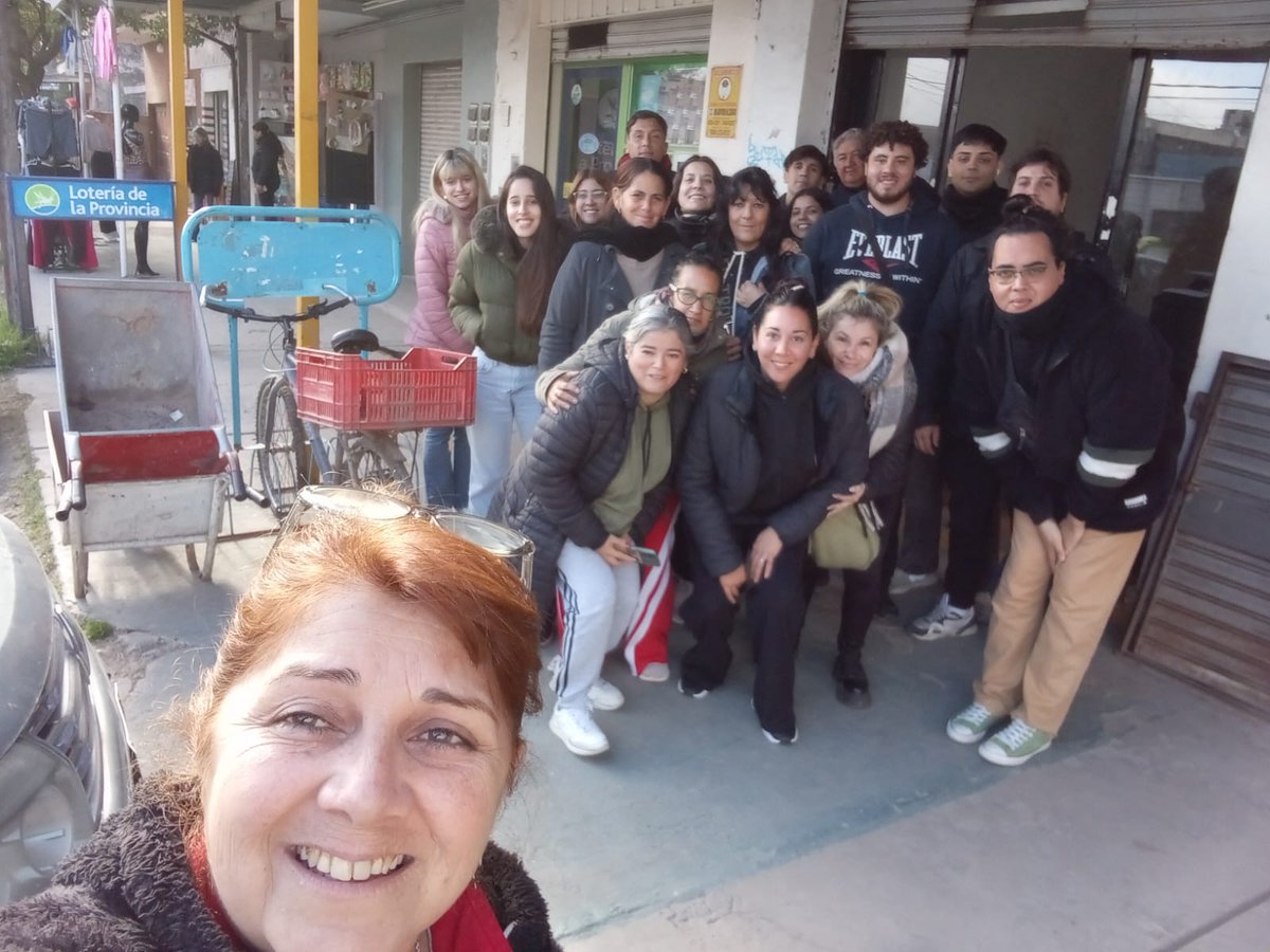ariel_marilo's tweet photo. Marilo apoyando a @hectorCalvente !!!!! @VanesaG67625409 @jaimemendezh https://t.co/SBZ2l7WJXp