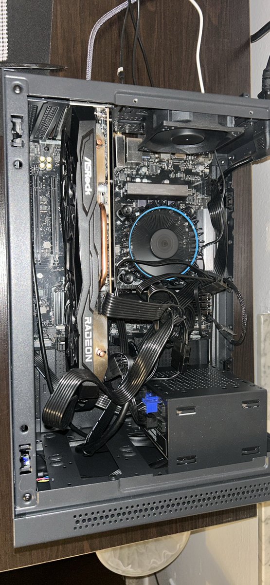 TenguMane's tweet image. Here’s my humble i3-12100 and RX 7600 8GB

I&apos;m in the running to win one of the amazing prizes offered by @amd at Quakecon!! gleam.io/1Ly5D/amd-x-qu… #AMDatQuakecon2025