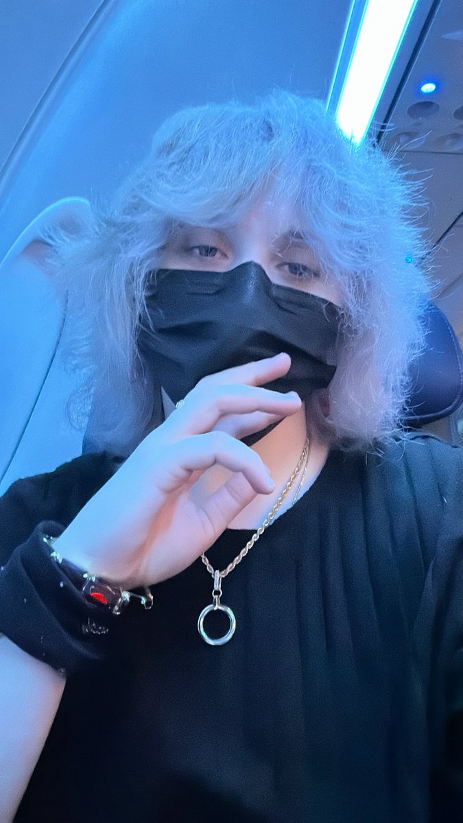Airplane lighting was peak fr on my flight to Cali (it’s so hot down here 😫)