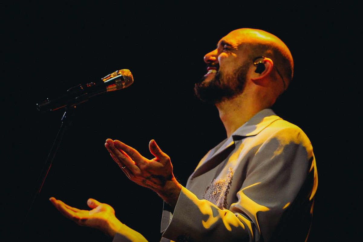 AbelPintos's tweet photo. Buenas noches Buenos Aires 🤍
Teatro Alvear 8/20
Gracias a la vida + acústico https://t.co/b8B1jgkGMf