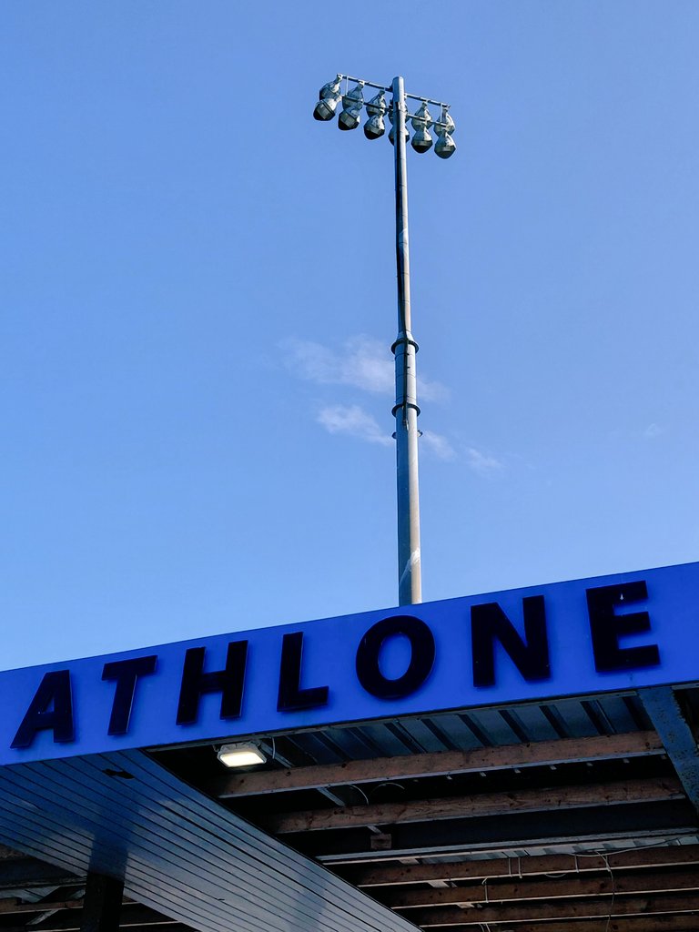 The Athlone Town Stadium, home of <a href="/AthloneTownAFC/">Athlone Town AFC</a> 🇮🇪 #FloodlightFriday #BaileÁthaLuain