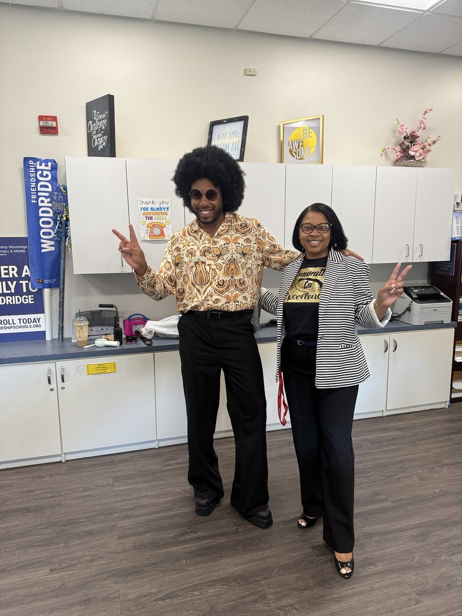 Teachwithclass2's tweet image. Decades day ⁦@FPCS_Woodridge⁩ 
#Funworkplace
@FPCS_Woodridge
@Friendshippcs
#FPCSWD
#Journeyto30
#Friendshipsjourneyto30
#Onefriendship