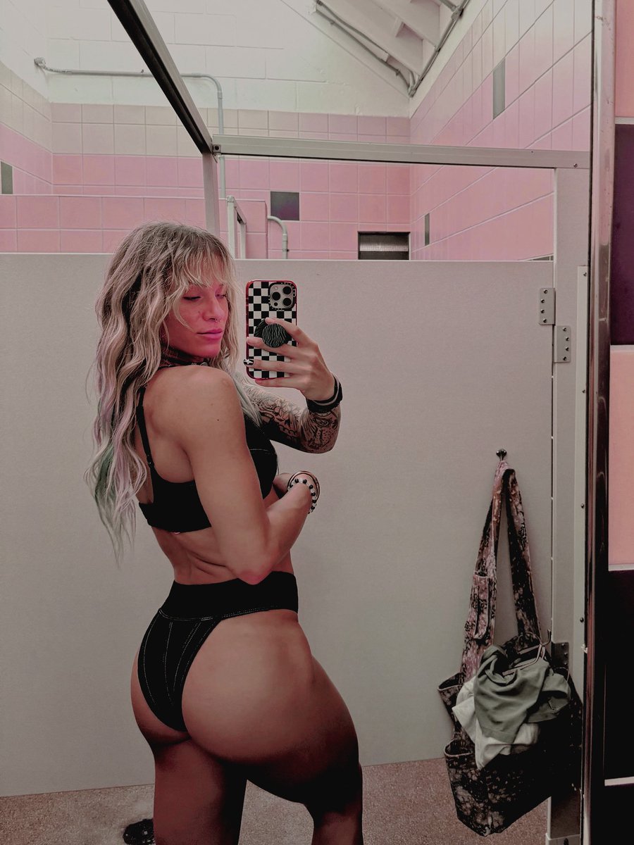 SOLSNATCHIN's tweet image. had to document the good hair day. 💕