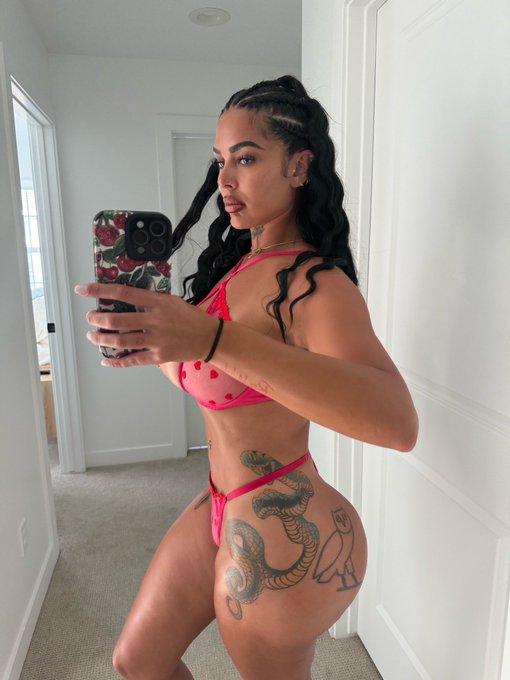 Watch sugarboobs🍩's leaked NSFW photo on TwXstars