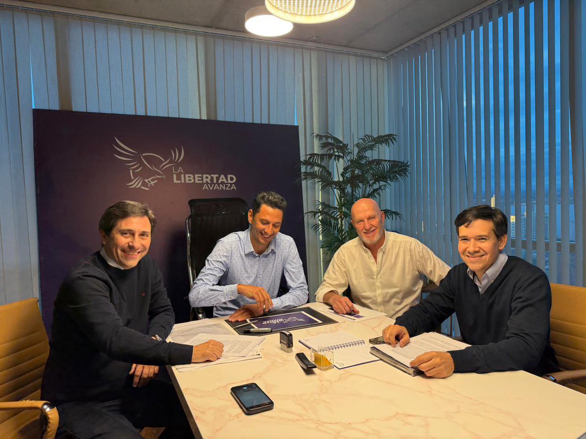 En Misiones firmamos la Alianza entre la Libertad Avanza y el PRO para las elecciones del próximo 26 de octubre, la cual lleva otros partidos como adherentes. Compartimos la misma visión de país y de provincia.