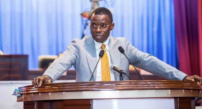 Suminwa 2 : 6 VPM dont Adolphe Muzito au Budget, 12 ministres d'États, 24 ministres, 5 ministres délégués et 6 vice-ministres. <a href="/GraceKutino/">Grace Emie Kutino</a>,<a href="/josepanda61/">José Panda</a>, <a href="/GuillaumeNgefa/">Guillaume Ngefa</a>,<a href="/marienyange/">marie nyange</a>,<a href="/JulieMbuyi/">Julie Mbuyi</a>,<a href="/angelebangasa/">Angele Bangassa</a>,<a href="/EliezerNtambwe/">Eliezer Ntambwe</a>, <a href="/FloribertAnzu/">Floribert Anzuluni</a>, @michelineombaye, les entrants.