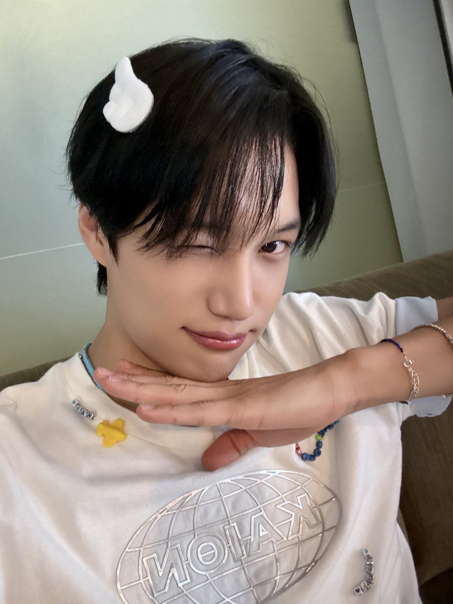 Hereiam_cafe's tweet photo. 종인이 여름 생일 츄카해 😬🎂 #KAI88DAY https://t.co/79vWuvhiBR