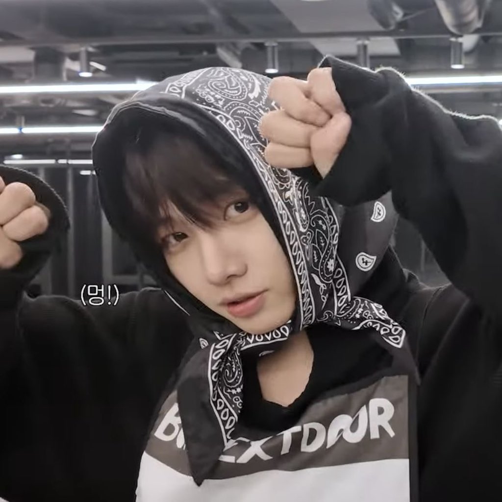 entre no seu pinterest AGORA  

as quatro primeiras fotos definem a sua personalidade

(n sei oq eu acho)