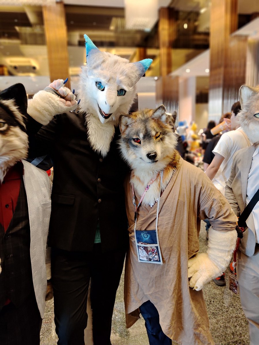 湘はとても可愛いね❤️私、なんでこんなに背が高いんだろう🤣
🐺：<a href="/Sho_koga/">湘</a>
#FursuitEveryday 
#創造トリアノン