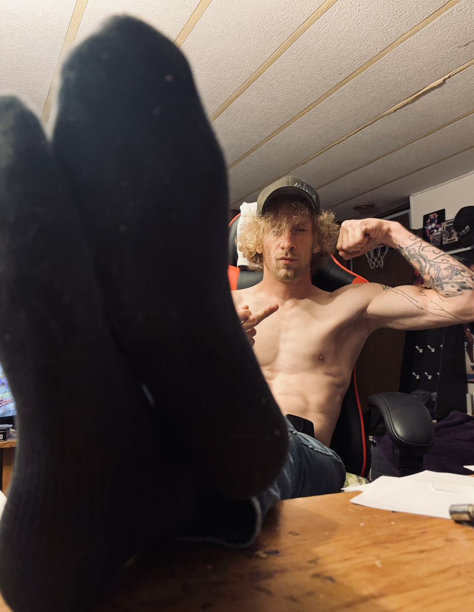 Ive got about 5K left in fines before I can drive again, and my birthdays at the end of August. If you’ve been on the fence about approaching, or you want a custom or used gear, NOW is the perfect time 👣🧦🙇