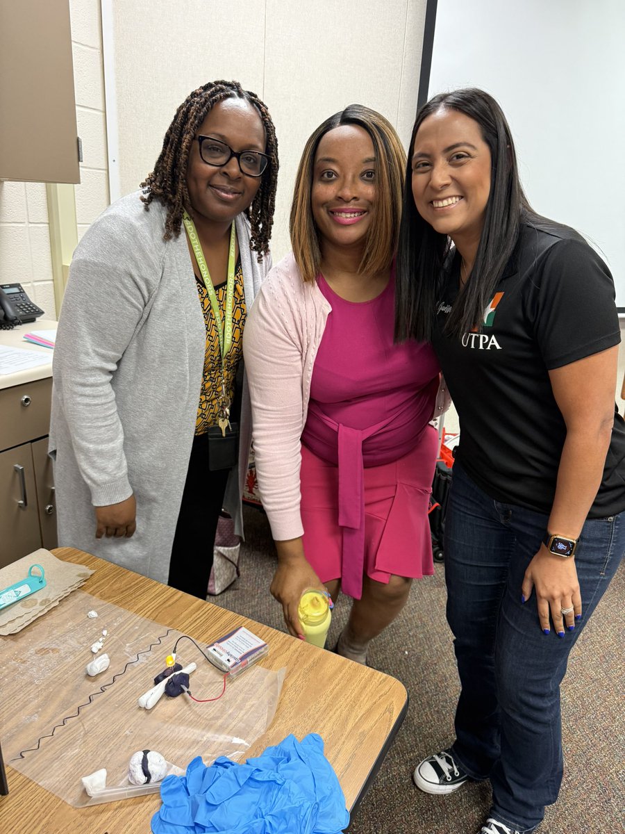 price_kamaria2's tweet image. We had a blast at our  Librarian Media Specialist Job Alike!  We are thankful for our vendors, leaders and fellow co-workers. Thankful for Spring ISD for another school year! @byjcjackson @SpringISD