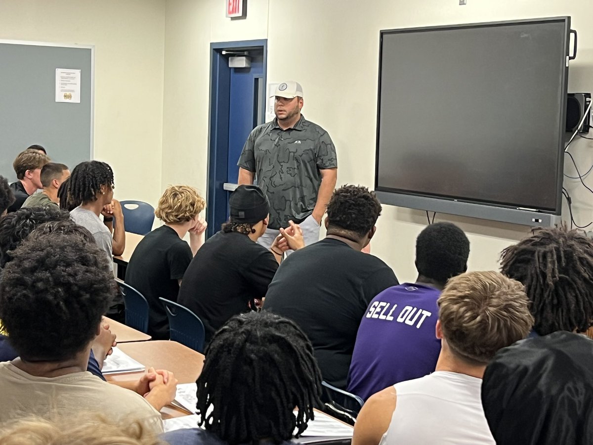 Our Lions heard from my brother, Jake Smith at tonight’s Team Meeting. Jake and I were on the OL together at MHS, and we caused some damage! Great message about enjoying the moment and looking forward to life’s blessings which football prepares you for.

#COE
#GRIT
#GoldStandard