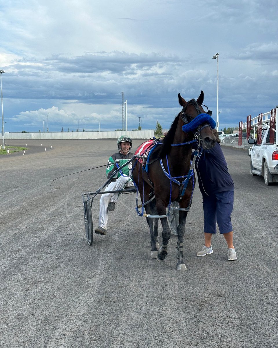 Congratulations to Little Rhys Chick and all connections on their victory in the fourth race tonight! Dave Kelly is heating up with back-to-back wins 🔥! Six more races still to come this evening!