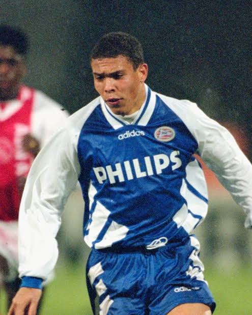 Ronaldo, 1994.

#ronaldo #psv #mourasport