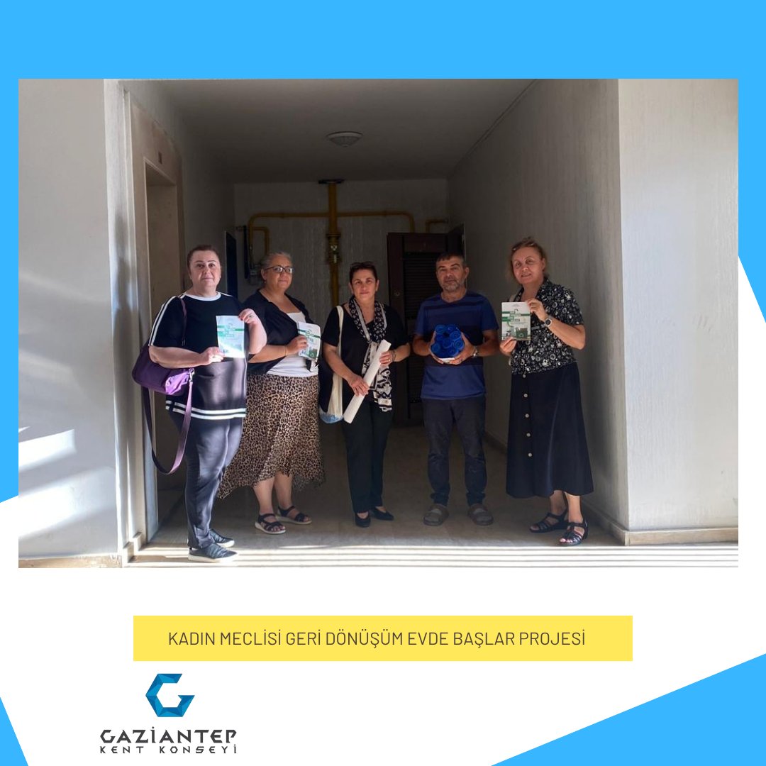 #GeriDönüşümEvdeBaşlar ♻
#Gaziantepkentkonseyi Kadın Meclisi, <a href="/GaziantepBeld/">Gaziantep Büyükşehir</a> Çevre Koruma, Sıfır Atık ve İklim Değişikliği Daire Başkanlığı öncülüğünde hayata geçirilen Geri Dönüşüm Evde Başlar Projesi kapsamında çalışmalara başladı. <a href="/erdemguzelbey/">erdemguzelbey</a> <a href="/AOTezel/">Aslı Tezel</a> #doğadostu #çevre