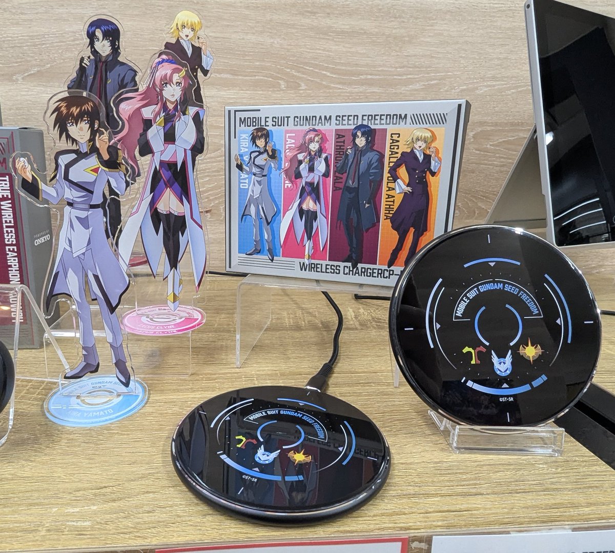 モビルスーツ ガンダム SEED FREEDOM ワイヤレスイヤホン 機動戦士ガンダムSEED FREEDOM』 新規録り下ろしボイス搭載ワイヤレス