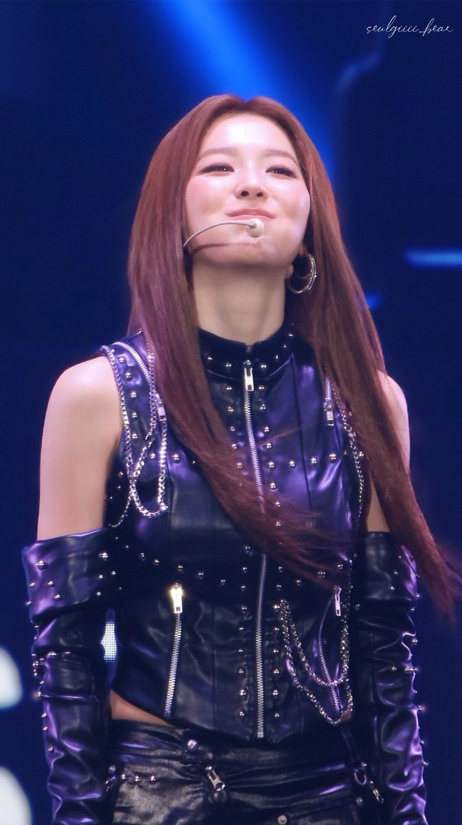 250803 레드벨벳 슬기💛🤏🏻

#redvelvet #seulgi #seulgiredvelvet #kangseulgi #redvelvetseulgi #레드벨벳 #슬기