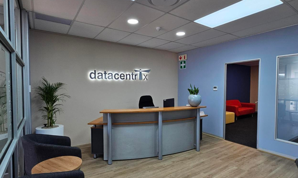 ITNewsAfrica's tweet image. @datacentrixsa expands its footprint with a new tech hub in Westville, Durban, bringing modernized workspaces and greater convenience to KZN.  @Datacentrix 

#Datacentrix #TechExpansion #KwaZuluNatal #HISA2025 #NewHub

zurl.co/1BDZx