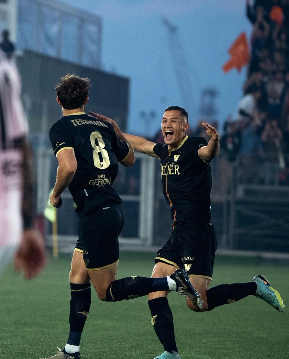 Jay Idzes ➡️ Sassuolo ⏳

Kapten timnas Indonesia ini dikabarkan segera bergabung Sassuolo musim depan.

Football Italia bahkan merilis bahwa Sassuolo sudah setuju di angka sekitar 8-9 juta euro untuk mengangkut pemain kelahiran Mierlo tersebut.

📷instagram/jayidzes