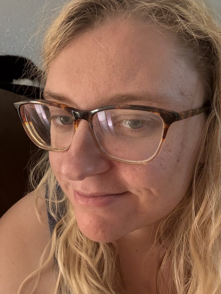 I lost my glasses at the water park today :( thankfully I have my old frames. A throwback to my orange tortoiseshell