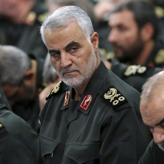 فرمانده فرِّه ایزدی داشت. به ما نشون داد در چه فرآیندی دلاوران ایرانی از داریوش و شاپور تا نادر لیاقت‌شون برای بر سر گذاشتن تاج شاهی رو به مردم نشون می‌دادند.
کفش فرمانده سلحشور ما از سر ترامپ ارزشش بیشتره.